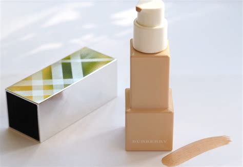 burberry beauty face contour pen|Burberry bright glow foundation.